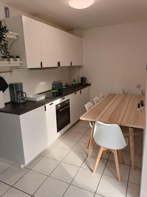 Comfortable Apartment With Balcony Бохум Экстерьер фото